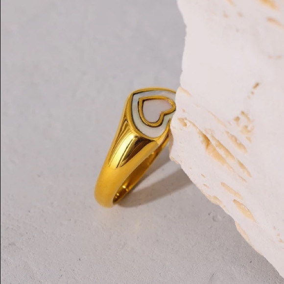 💛18K gold plated heart shell ring - Picture 4 of 5
